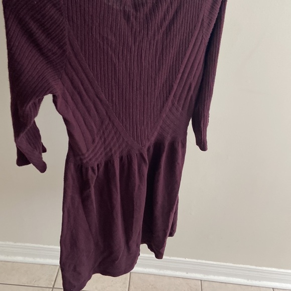 Maroon/Burgundy light knit dress - Picture 4 of 4